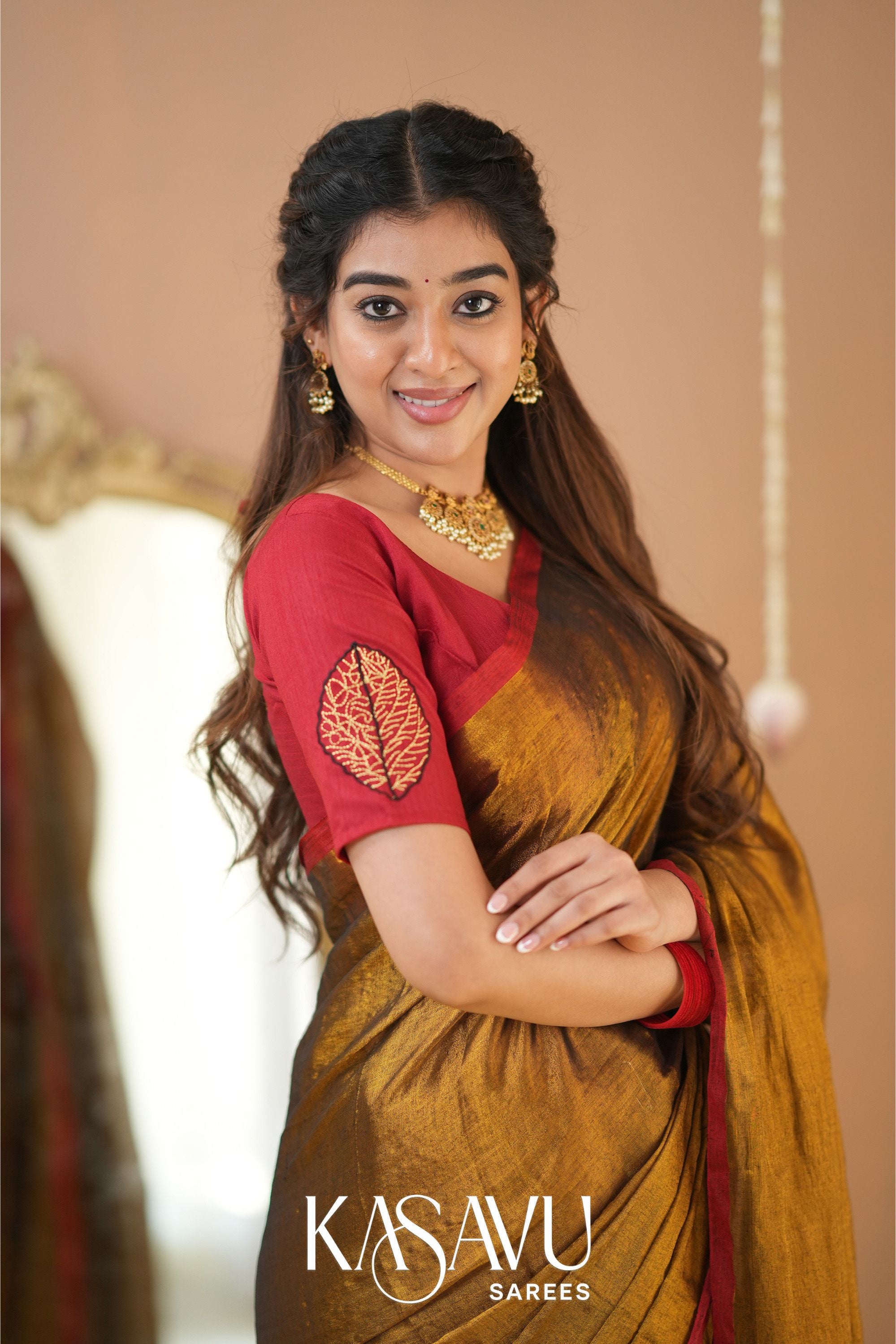 Kasavu Gold Tissue Cotten Saree Secondary image