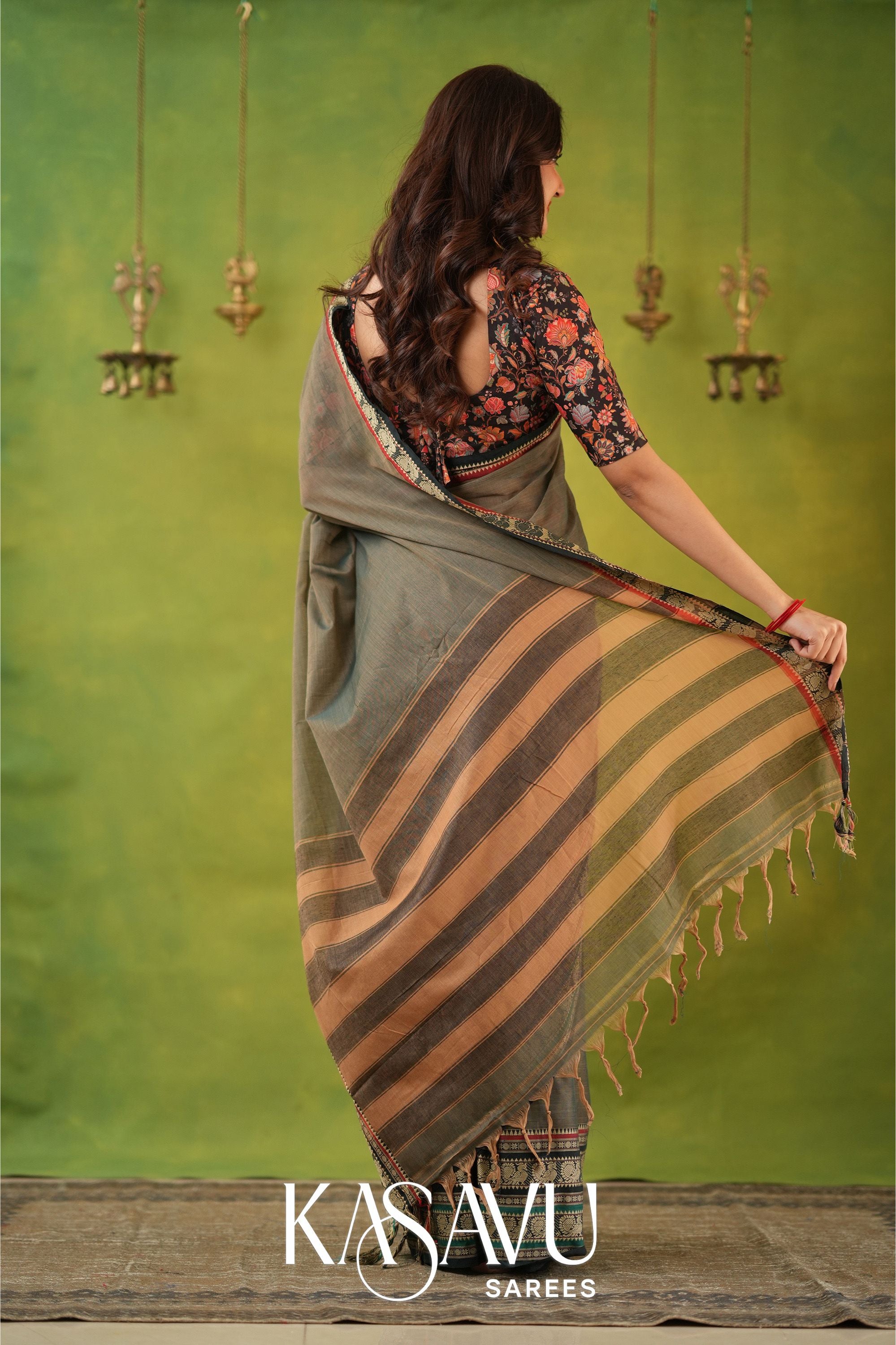 Kasavu Gray Narayanpet Cotton Saree