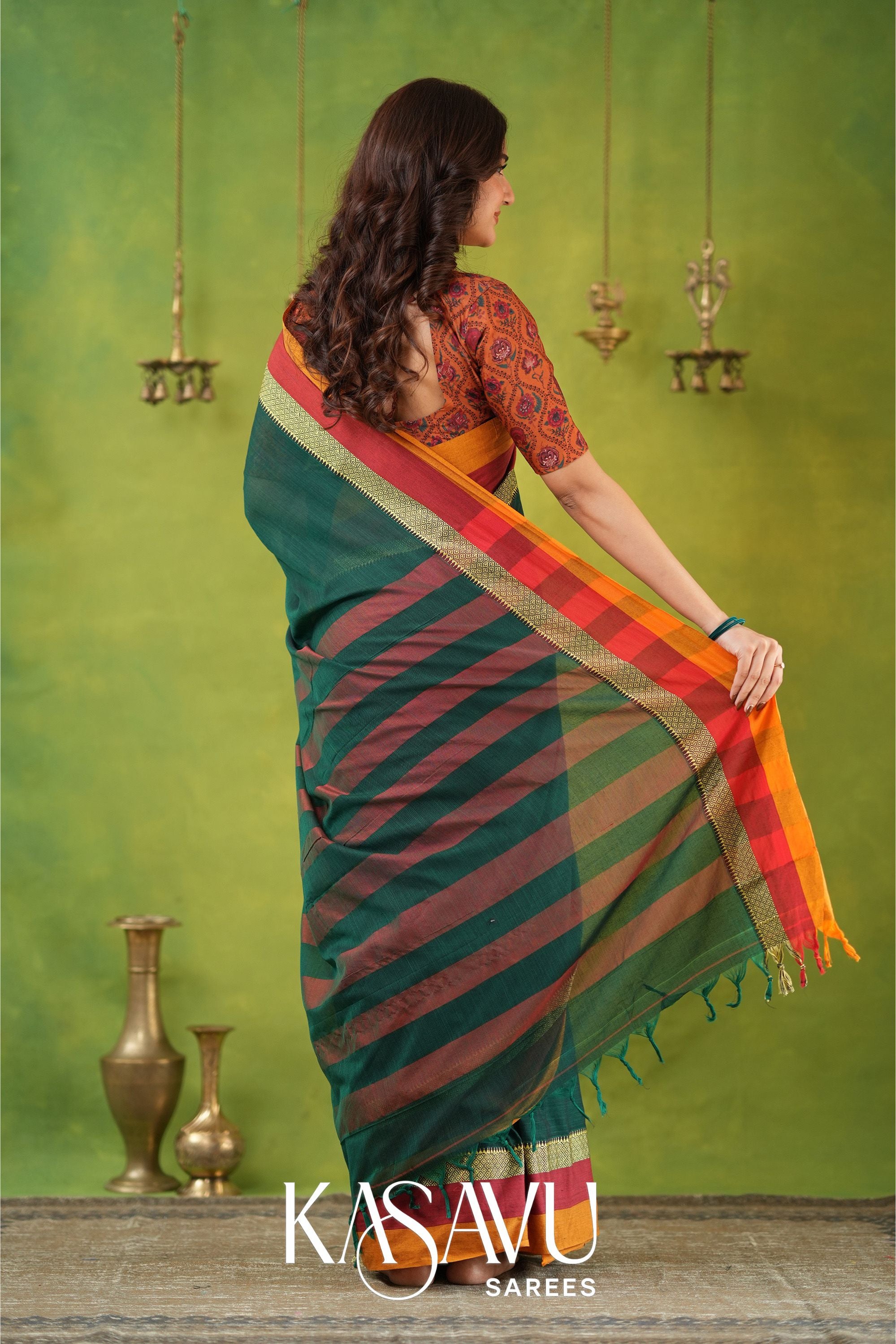 Kasavu Green Narayanpet Cotton Saree Secondary image