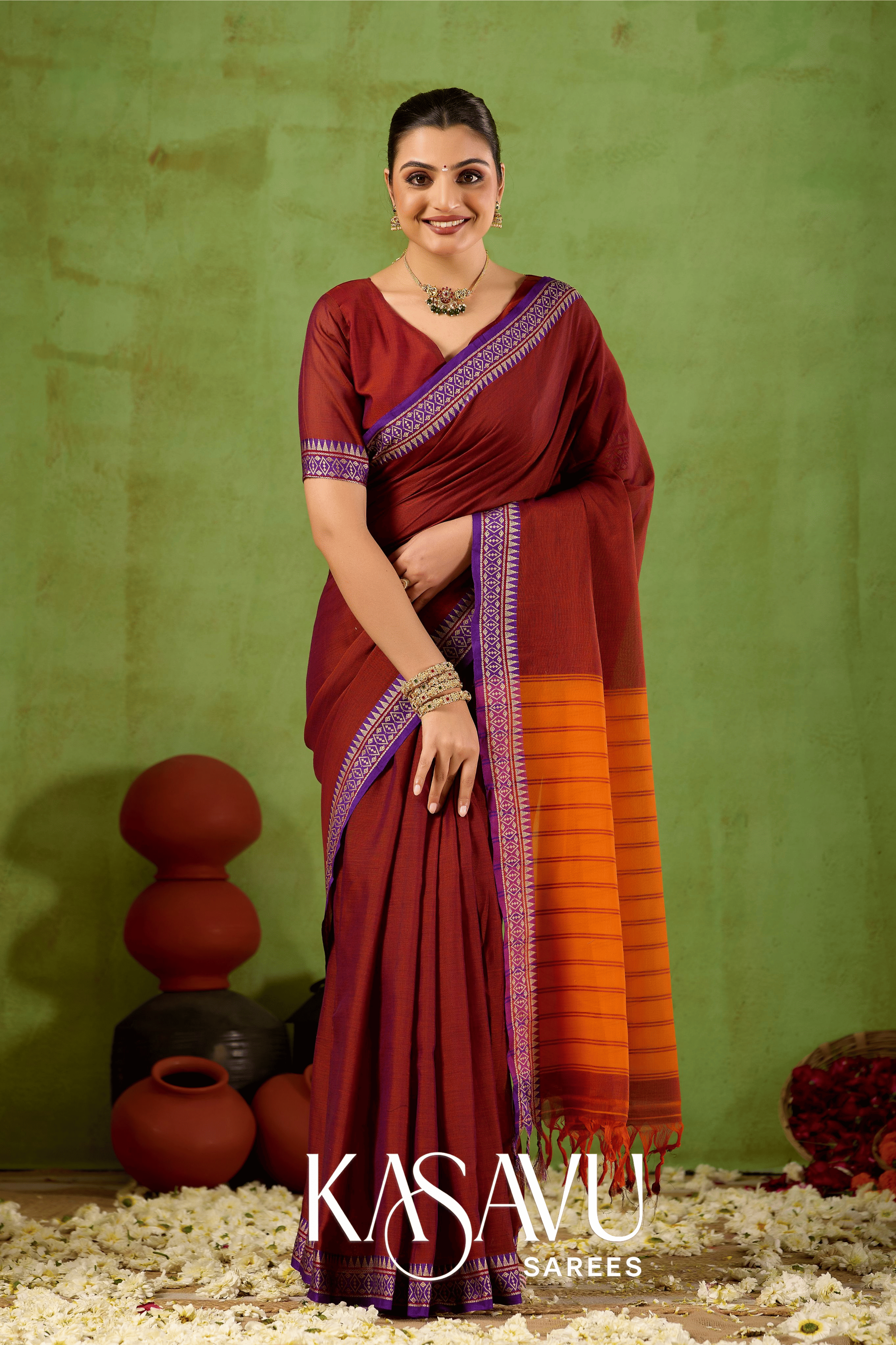 Kasavu Maroon Narayanpet Cotton Saree Main image