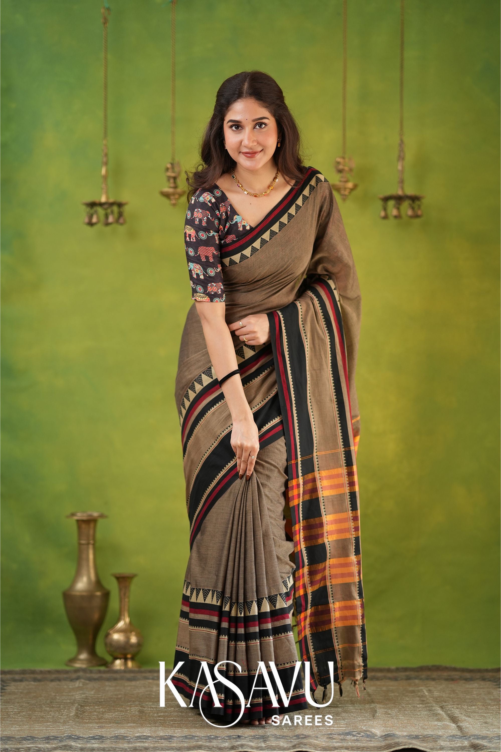 Kasavu Gray Narayanpet Cotton Saree Main image