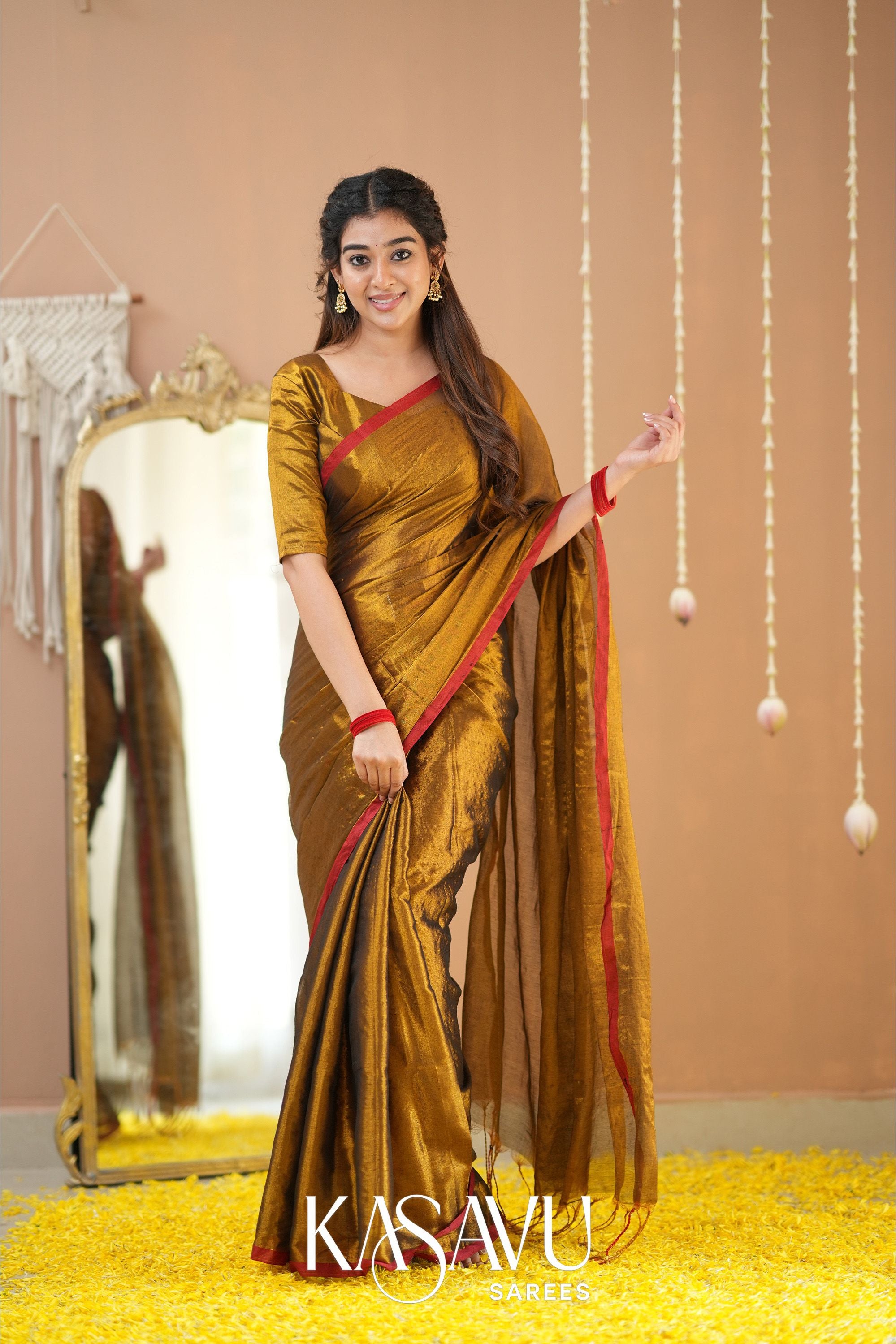 Kasavu Gold Tissue Cotten Saree Main image